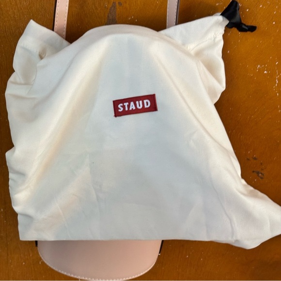 Staud Bucket bag.  Bissett  pale dusty pink leather - Picture 5 of 10